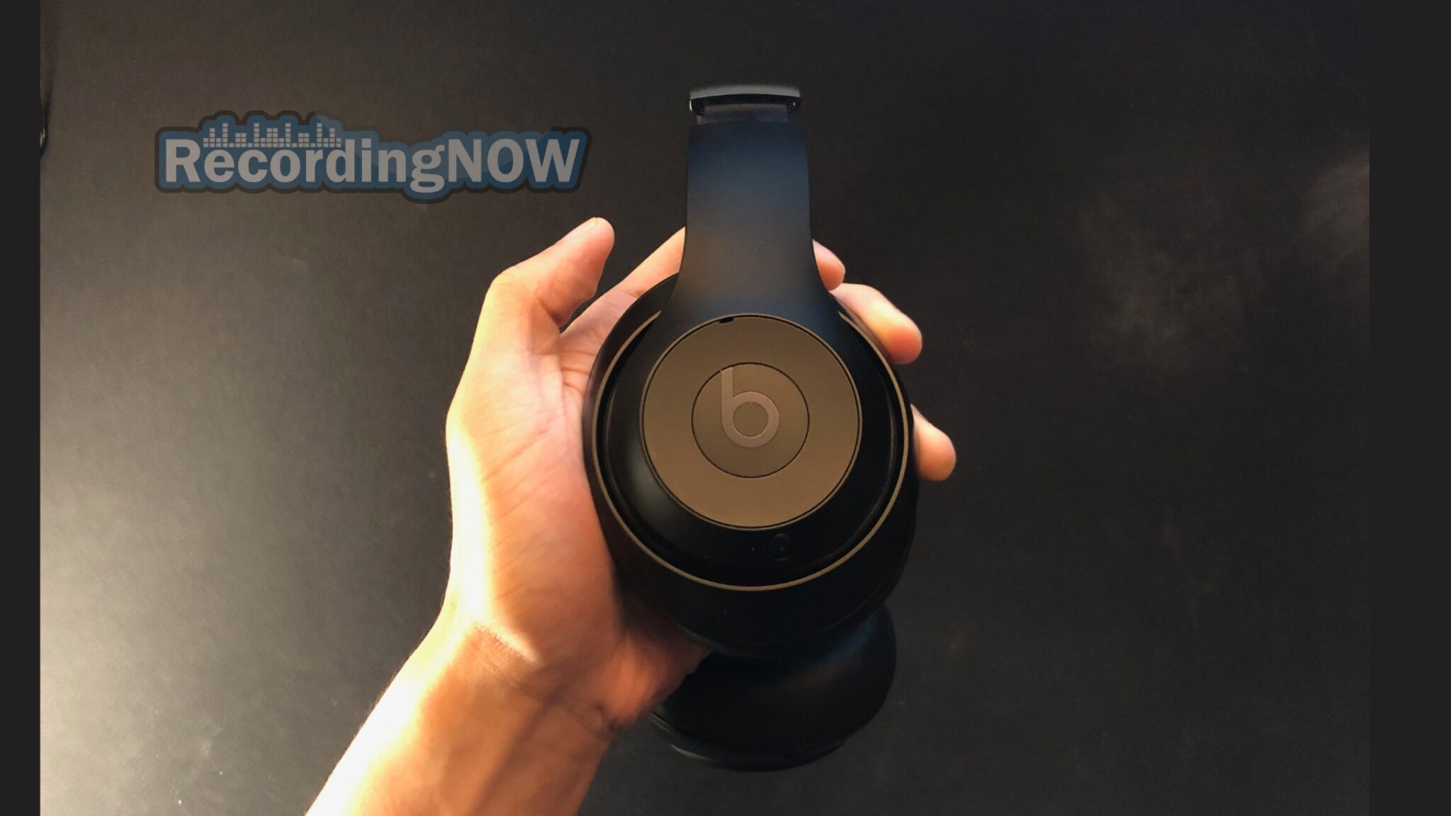 Bose Quietcomfort Vs Sennheiser Momentum 2 Sennheiser Momentum 4 vs Bose QuietComfort Ultra in 2025