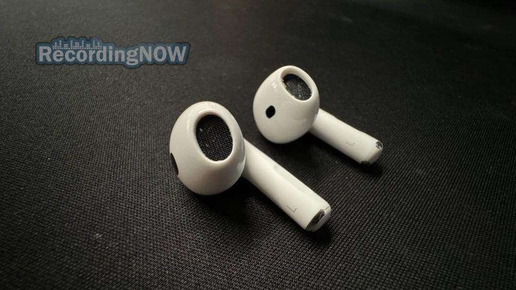 blog-img-1720887639766 Close up of Apple AirPods 3rd generation vs 4th generation earbuds side by side
