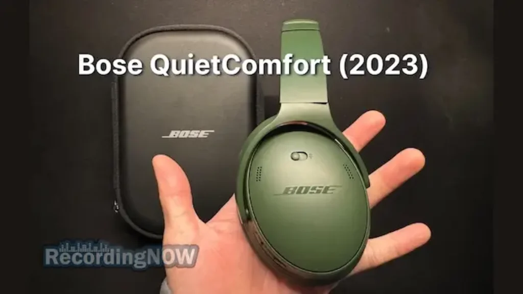 Holding Bose QuietComfort 1st Gen (2023 model) in Cypress Green