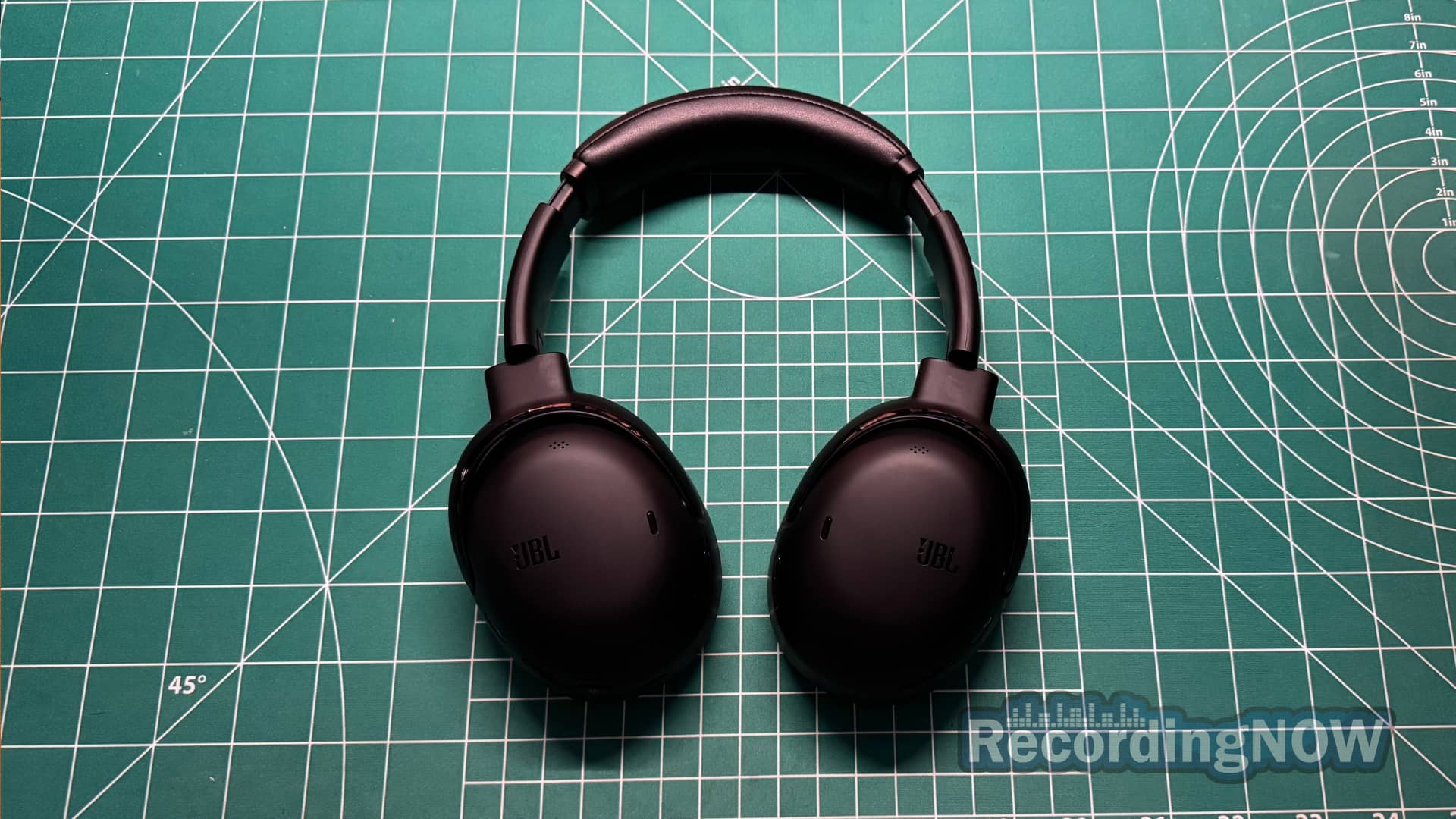 JBL Tour One M3 headphones in black