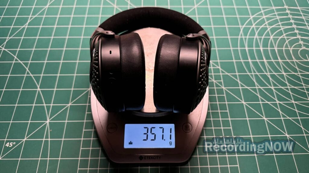 Focal Bathys weight of 357.1 grams on scale