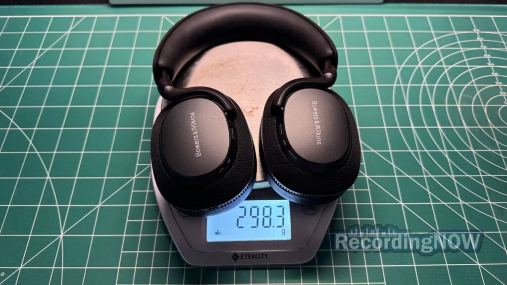Bowers and Wilkins Px7 S3 weight of 298.3 grams on scale