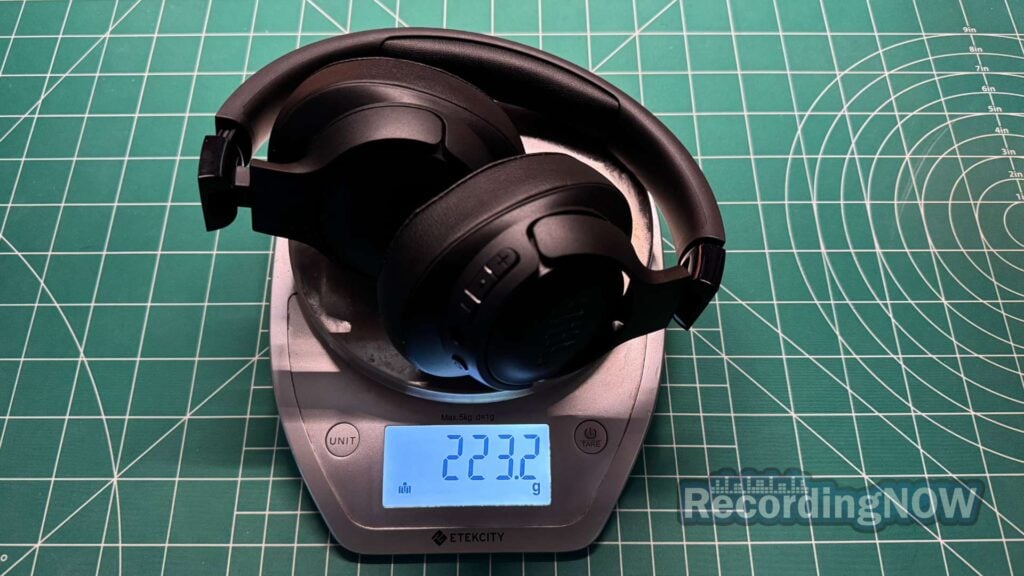 blog-img-1693070240787 JBL Tune 720BT weight of 223.2 grams on scale