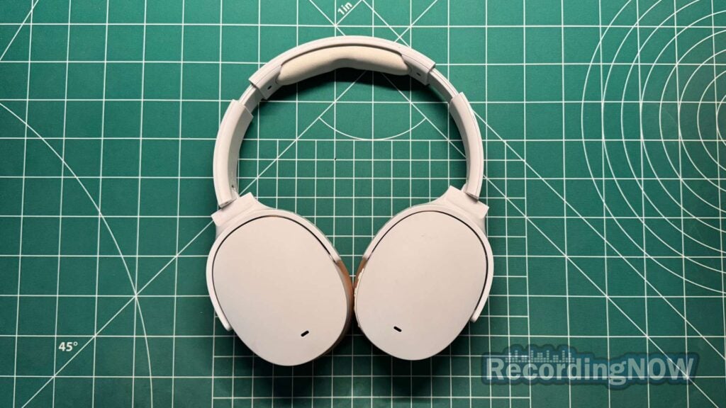 Skullcandy Hesh ANC headphones in white