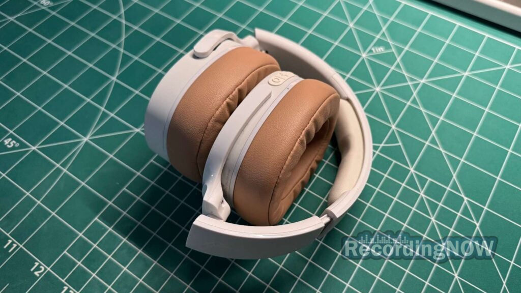 blog-img-1693070783735 Skullcandy Hesh ANC headphones folded and collapsed