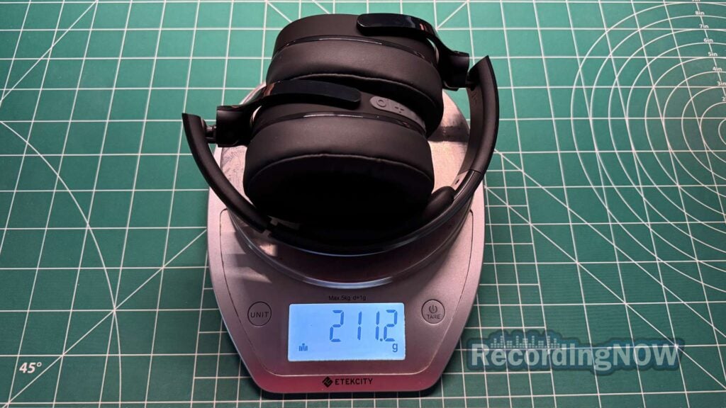 blog-img-1693070240787 Skullcandy Hesh Evo weight of 211.2 grams on scale