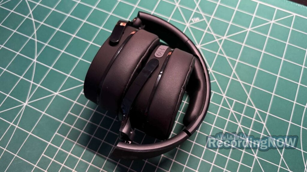 blog-img-1693070783735 Skullcandy Hesh Evo headphones folded and collapsed