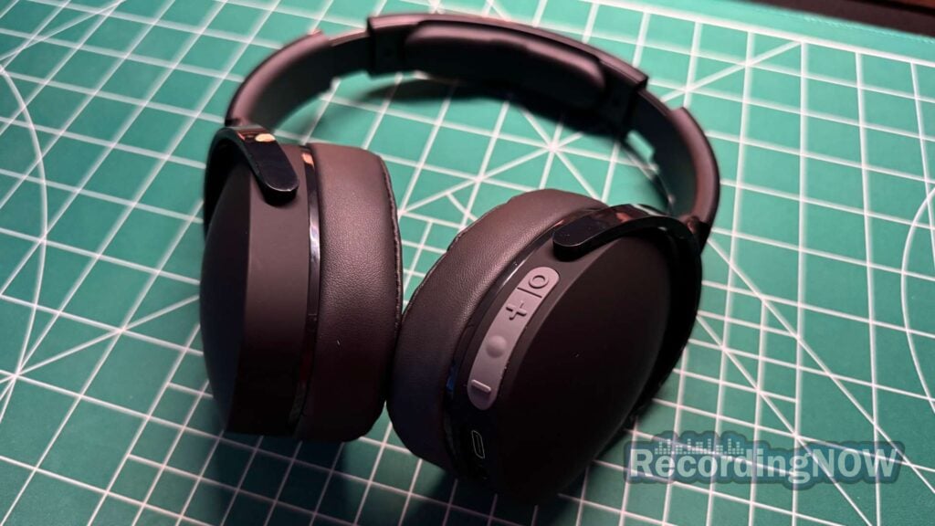 Skullcandy Hesh Evo buttons and controls
