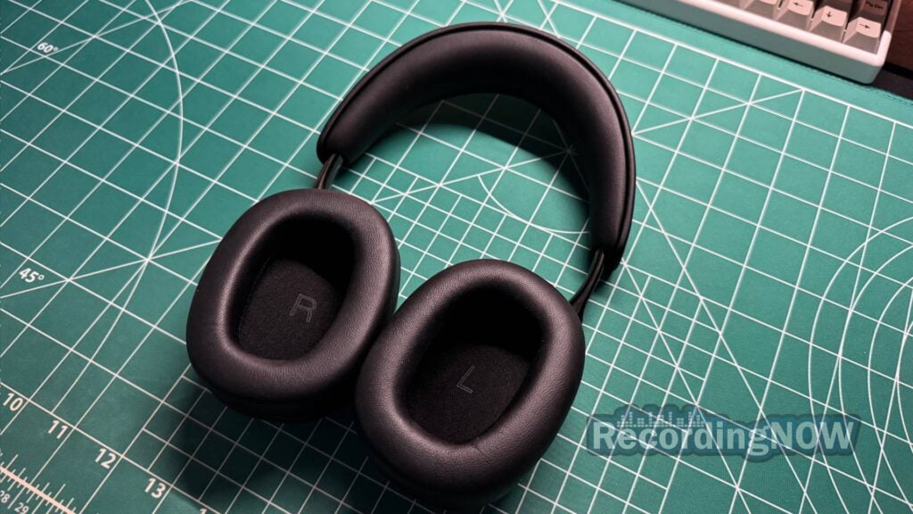 Bowers and Wilkins Px8 S2 Nappa Leather earpad cushions and headband in detail