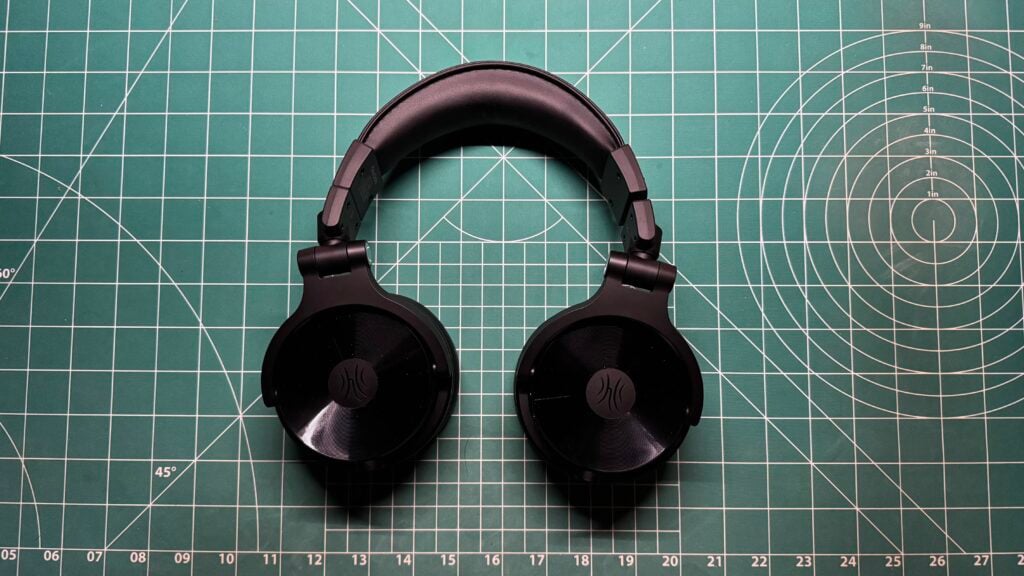 OneOdio Studio Max 1 DJ Headphones in black on desk