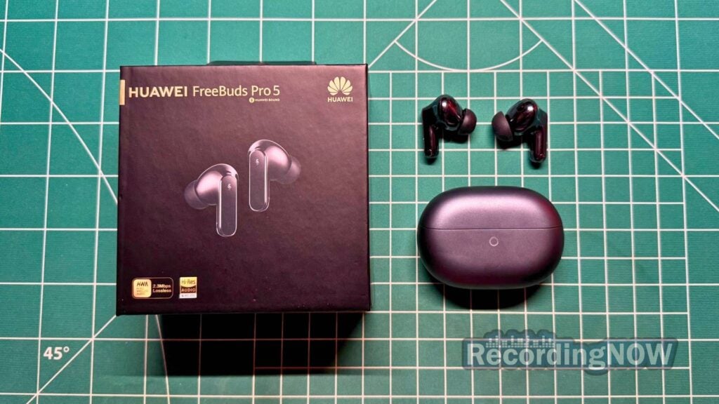 blog-img-1693067280109 HUAWEI FreeBuds Pro 5 wireless earbuds in Grey next to charging case and original box packaging