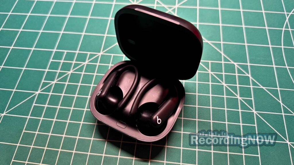 blog-img-1693070783735 Beats Powerbeats Pro 2 inside charging case