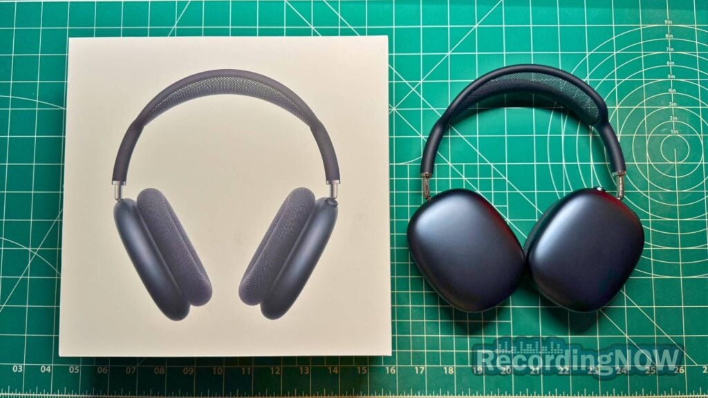 blog-img-1708892563107 Apple AirPods Max 2 in midnight next to original box packaging