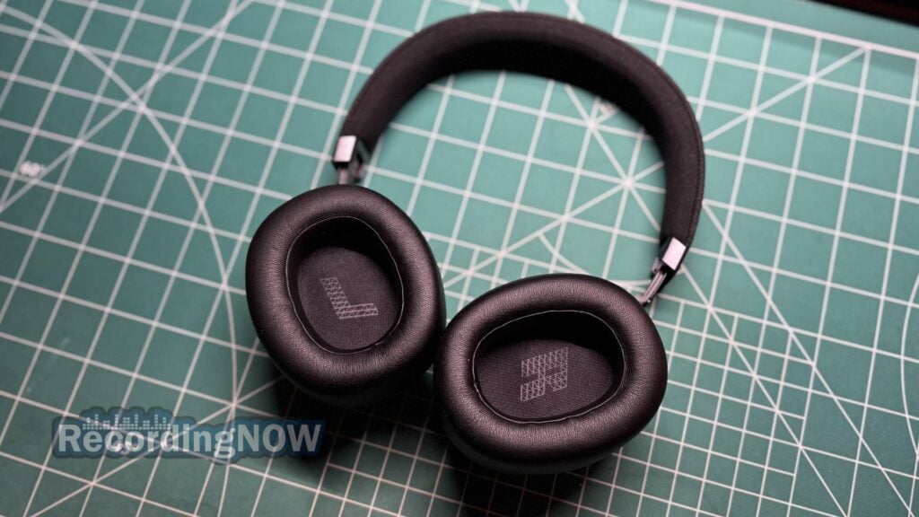 blog-img-1693070240787 JBL Live 770NC earpad cushions, headband, and inside the earcups