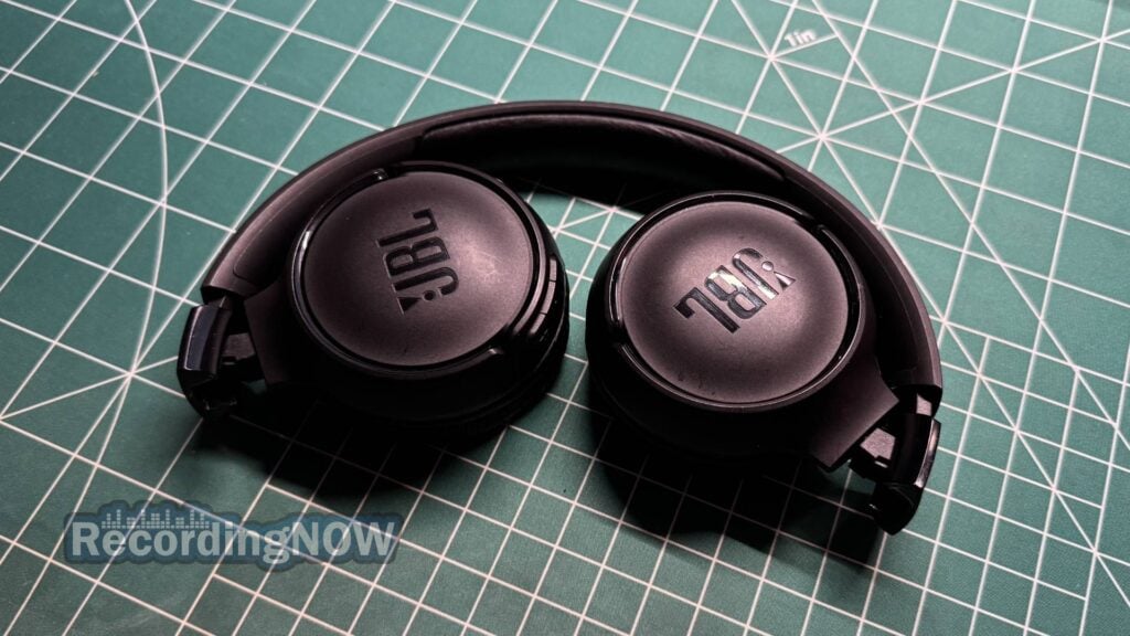 blog-img-1693070783735 JBL Tune 520BT headphones in folded position