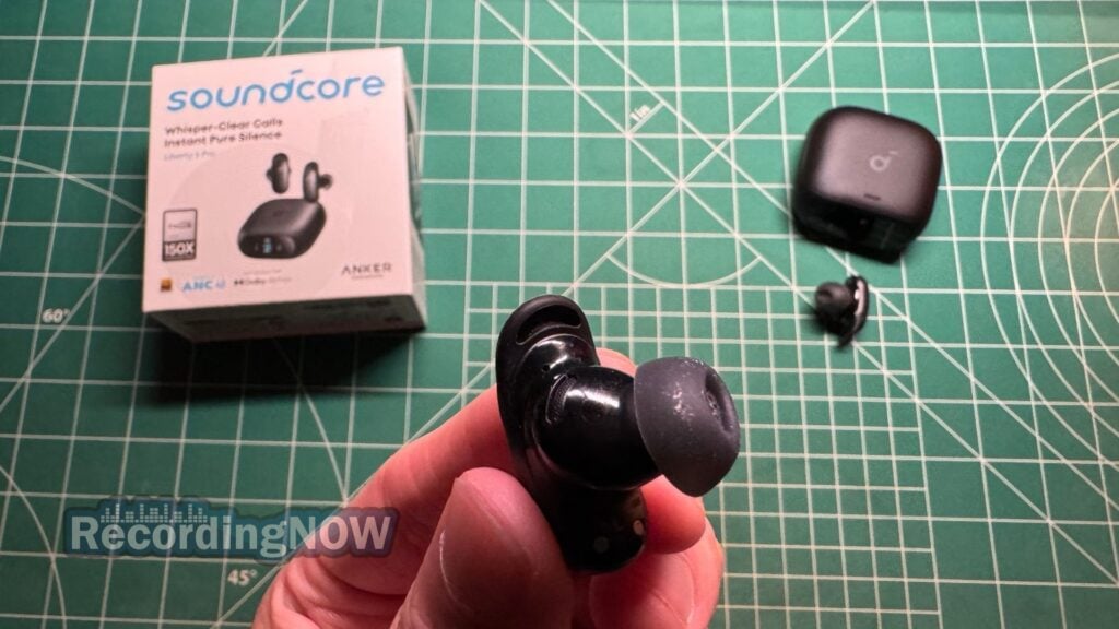 Soundcore Liberty 5 Pro eartips and ribs