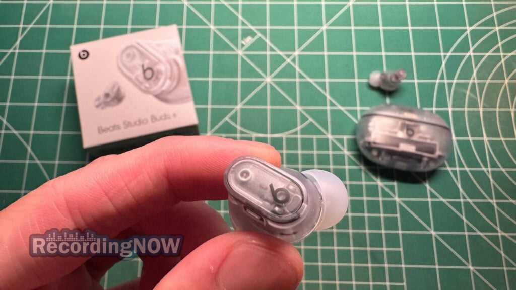 blog-img-1693067280109 Holding Beats Studio Buds Plus + earbud in hand