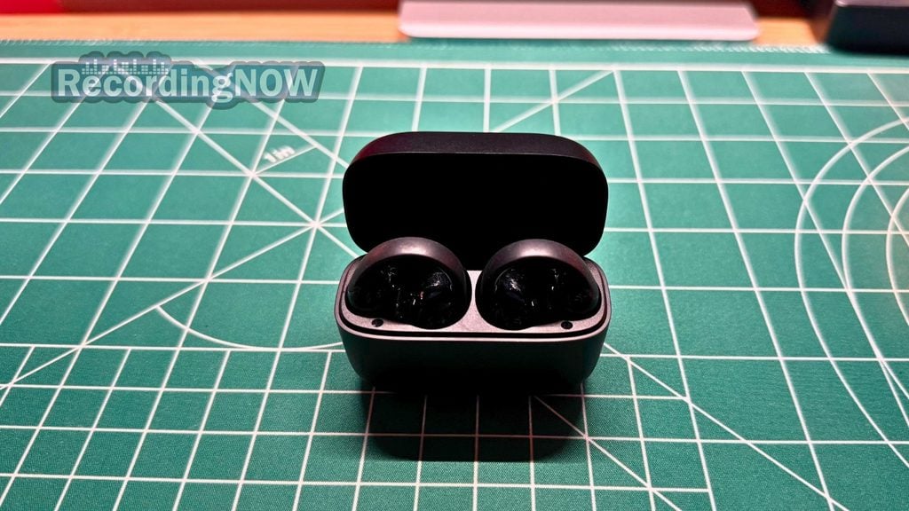 Soundcore C50i inside charging case