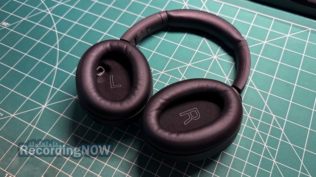 Close up of Sony WH-1000XM4C earpad cushions and headband